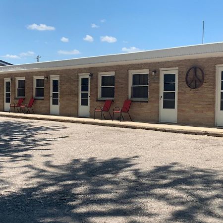 The Triangle Motel Alma Exterior photo
