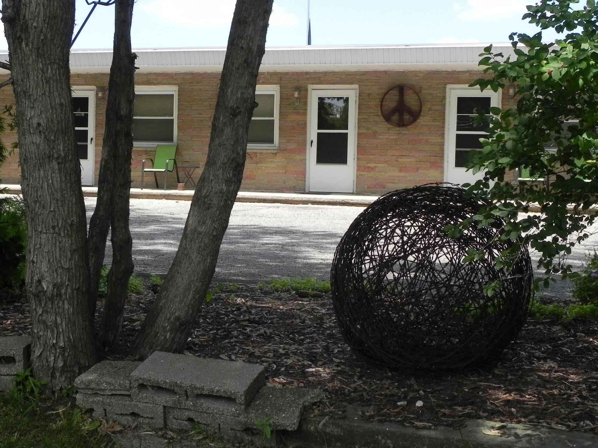 The Triangle Motel Alma Exterior photo